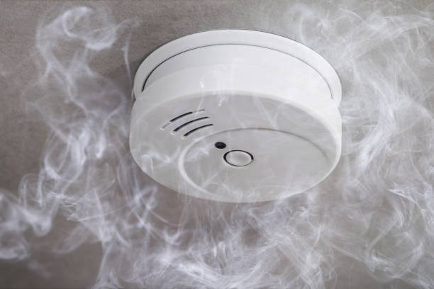 how to change battery in smoke detector