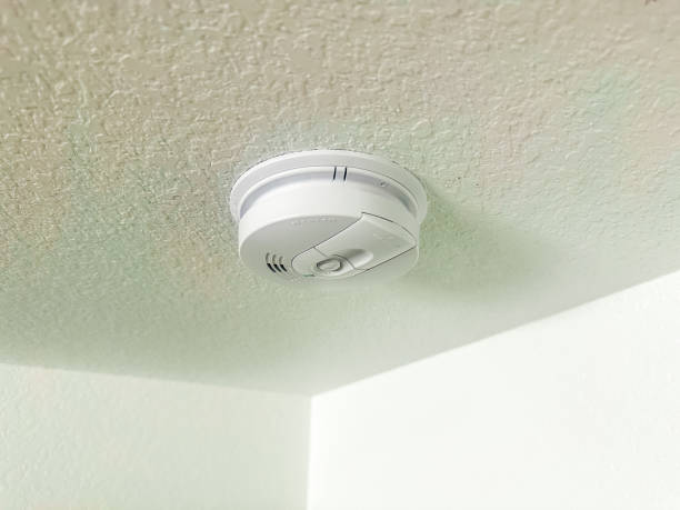 how to make smoke detector stop beeping